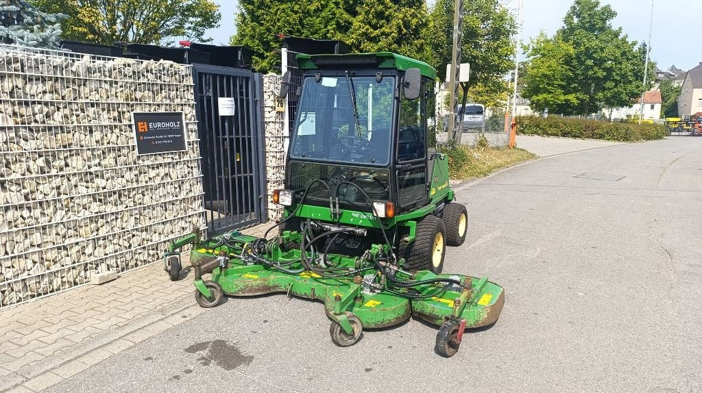 John Deere 1505 vollhydr. Großflächenmäher 3 m Mähwerk Allrad - Mähwerk: das Bild 1 John Deere 1505 vollhydr. Großflächenmäher 3 m Mähwerk Allrad - Mähwerk: das Bild 1