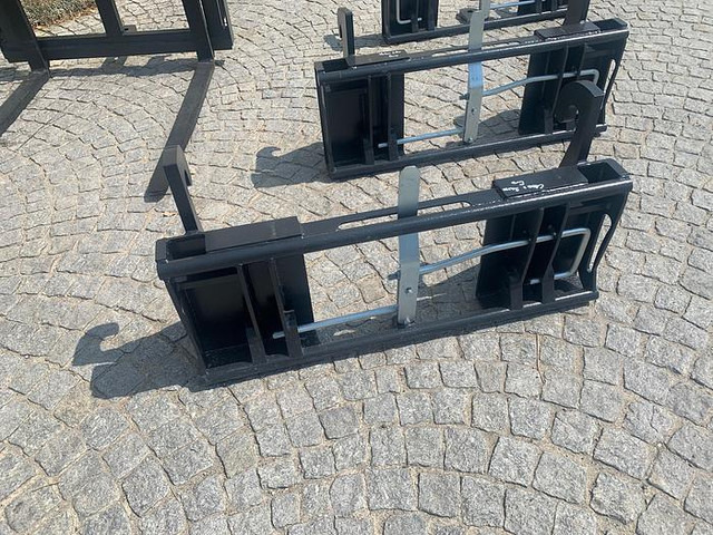Big Adapter Claas Scorpion auf Euro - Anbauteil: das Bild 1 Big Adapter Claas Scorpion auf Euro - Anbauteil: das Bild 1
