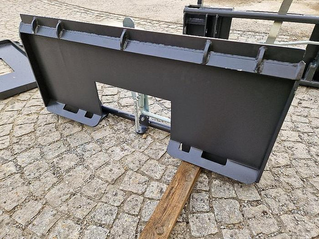 Big Bobcat 114 cm Adapter mit Euro Aufnahme - Anbauteil: das Bild 2 Big Bobcat 114 cm Adapter mit Euro Aufnahme - Anbauteil: das Bild 2