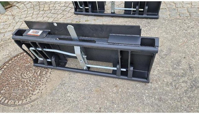 Big Bobcat 90 cm Adapter mit Euro Aufnahme - Anbauteil: das Bild 1 Big Bobcat 90 cm Adapter mit Euro Aufnahme - Anbauteil: das Bild 1