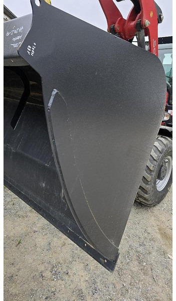Volumenschaufel 240 cm mit Kramer 312 Aufnahme - Schaufel: das Bild 5 Volumenschaufel 240 cm mit Kramer 312 Aufnahme - Schaufel: das Bild 5