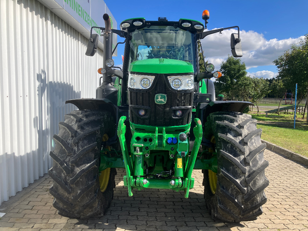Traktor John Deere 6155M: das Bild 11 Traktor John Deere 6155M: das Bild 11
