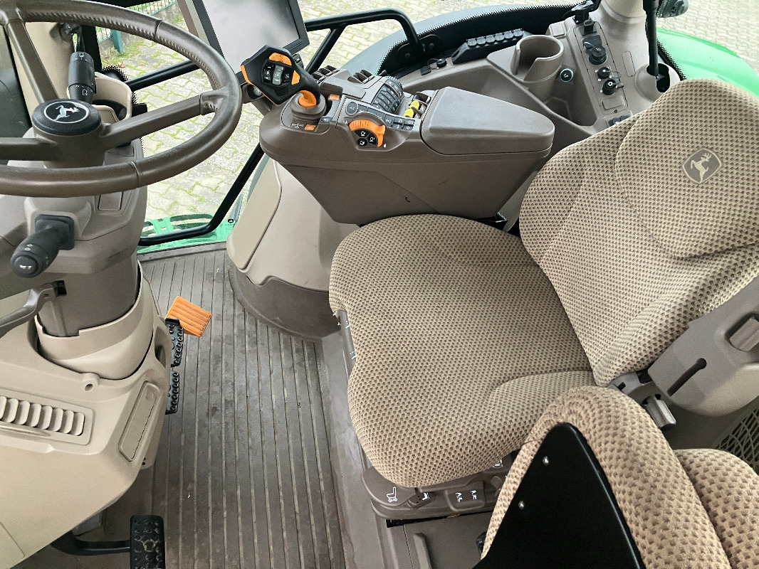 John Deere 6R185 - Traktor: das Bild 4 John Deere 6R185 - Traktor: das Bild 4