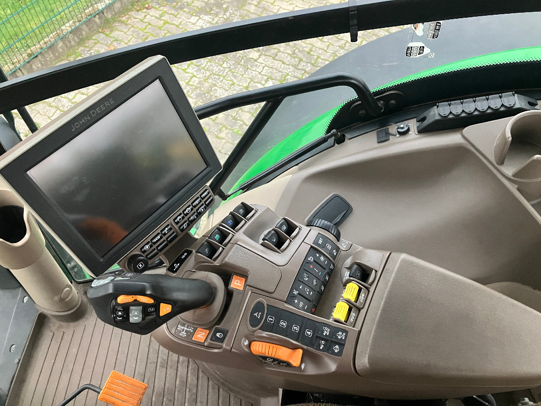 John Deere 6R185 - Traktor: das Bild 3 John Deere 6R185 - Traktor: das Bild 3