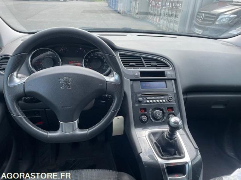 5008 STYLE 1.6 HDI 115cv 7PL- 08/2013/- 226500KM - PKW: das Bild 5 5008 STYLE 1.6 HDI 115cv 7PL- 08/2013/- 226500KM - PKW: das Bild 5