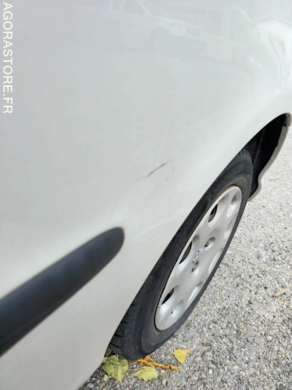 5277 YQ 74 - Peugeot 206 - PKW: das Bild 4 5277 YQ 74 - Peugeot 206 - PKW: das Bild 4