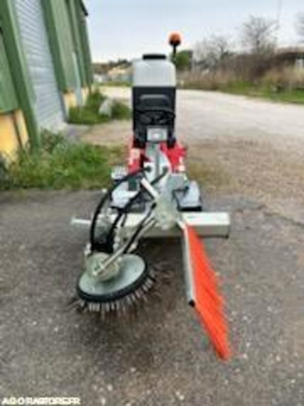 Automotrice pour le désherbage Gecko de COCHET - Andere Technik: das Bild 2 Automotrice pour le désherbage Gecko de COCHET - Andere Technik: das Bild 2