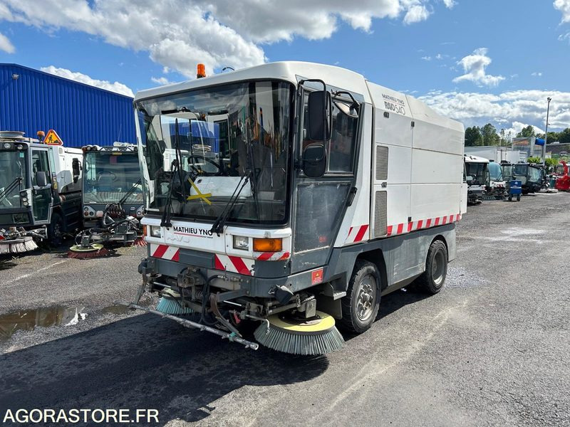 BALAYEUSE DE VOIRIE - MATHIEU RAVO C 540 - 2005 - 16 210 H - Kehrmaschine: das Bild 1 BALAYEUSE DE VOIRIE - MATHIEU RAVO C 540 - 2005 - 16 210 H - Kehrmaschine: das Bild 1