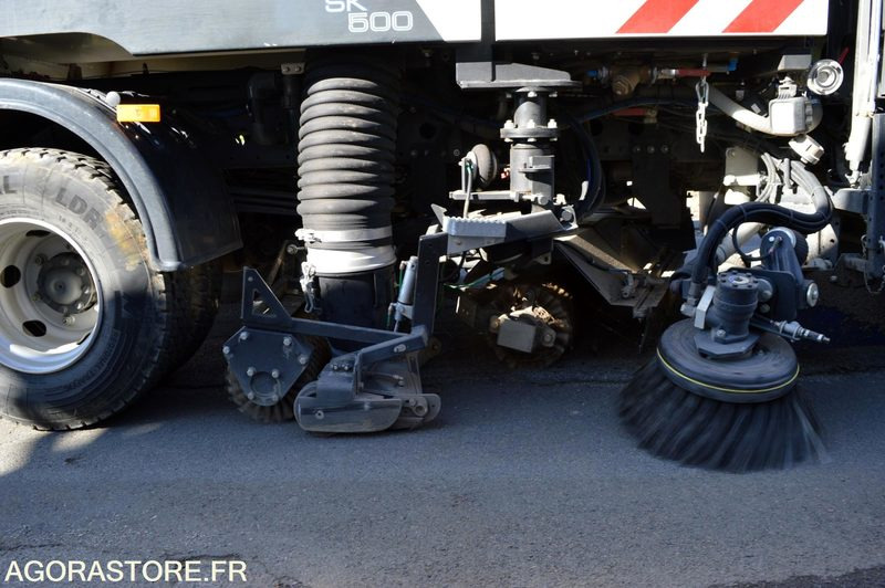 BALAYEUSE MERCEDES ATEGO 95000kms 2019 - Kehrmaschine: das Bild 4 BALAYEUSE MERCEDES ATEGO 95000kms 2019 - Kehrmaschine: das Bild 4