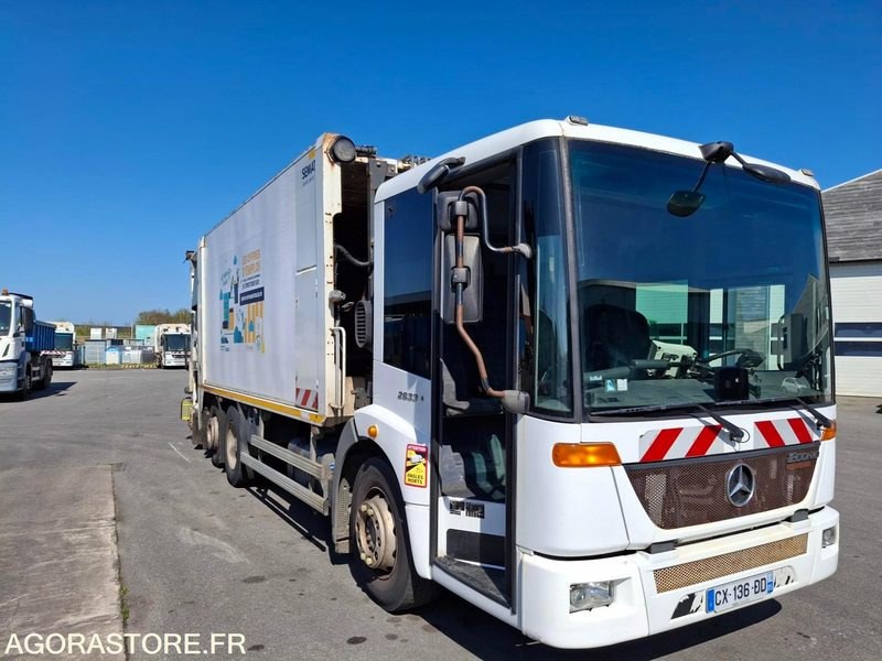 BOM Mercedes Econic 2013 240330 kms - Müllwagen: das Bild 1 BOM Mercedes Econic 2013 240330 kms - Müllwagen: das Bild 1