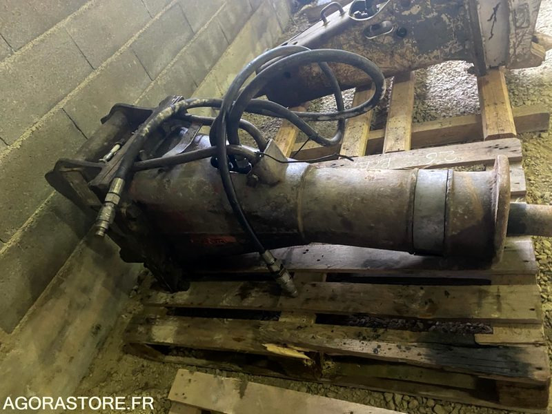 BRH MONTABERT SC36 QA20 ARDEN BON ETAT - Baugeräte: das Bild 2 BRH MONTABERT SC36 QA20 ARDEN BON ETAT - Baugeräte: das Bild 2