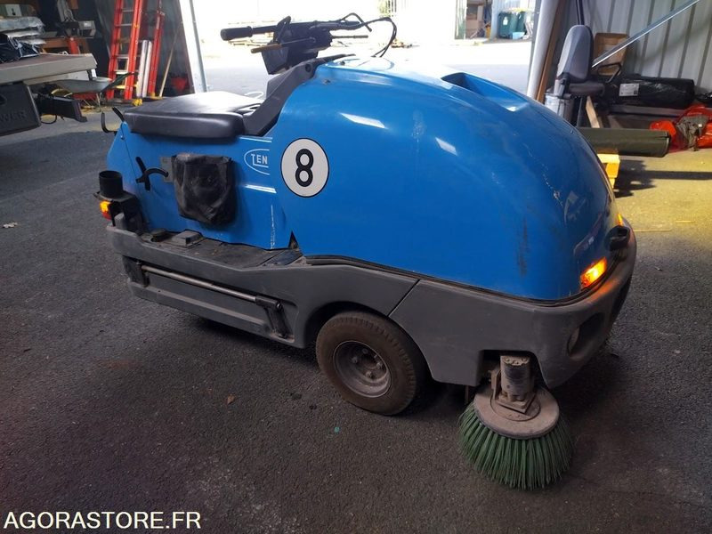 Balayeuse aspiratrice de trottoirs TENNANT LITTER HAWK 4100 - Kehrmaschine: das Bild 1 Balayeuse aspiratrice de trottoirs TENNANT LITTER HAWK 4100 - Kehrmaschine: das Bild 1
