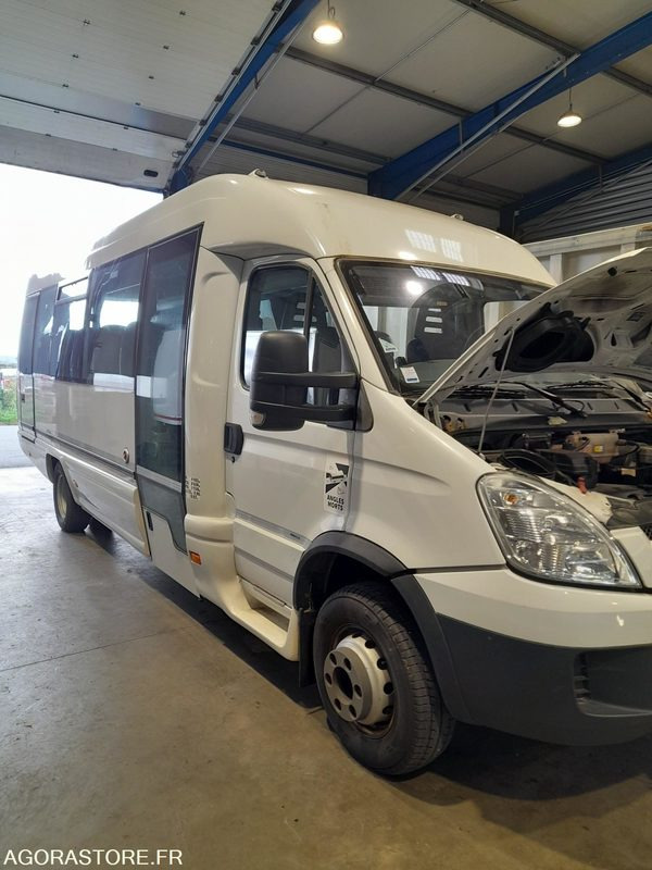 CAR IVECO de 2009 POUR PIECES - Bus: das Bild 5 CAR IVECO de 2009 POUR PIECES - Bus: das Bild 5