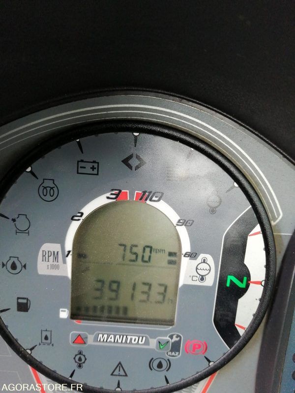 CHARIOT TELESCOPIQUE FIXE - MANITOU - 2.5 T - 2014 / 3910 HEURES - Teleskoplader: das Bild 4 CHARIOT TELESCOPIQUE FIXE - MANITOU - 2.5 T - 2014 / 3910 HEURES - Teleskoplader: das Bild 4