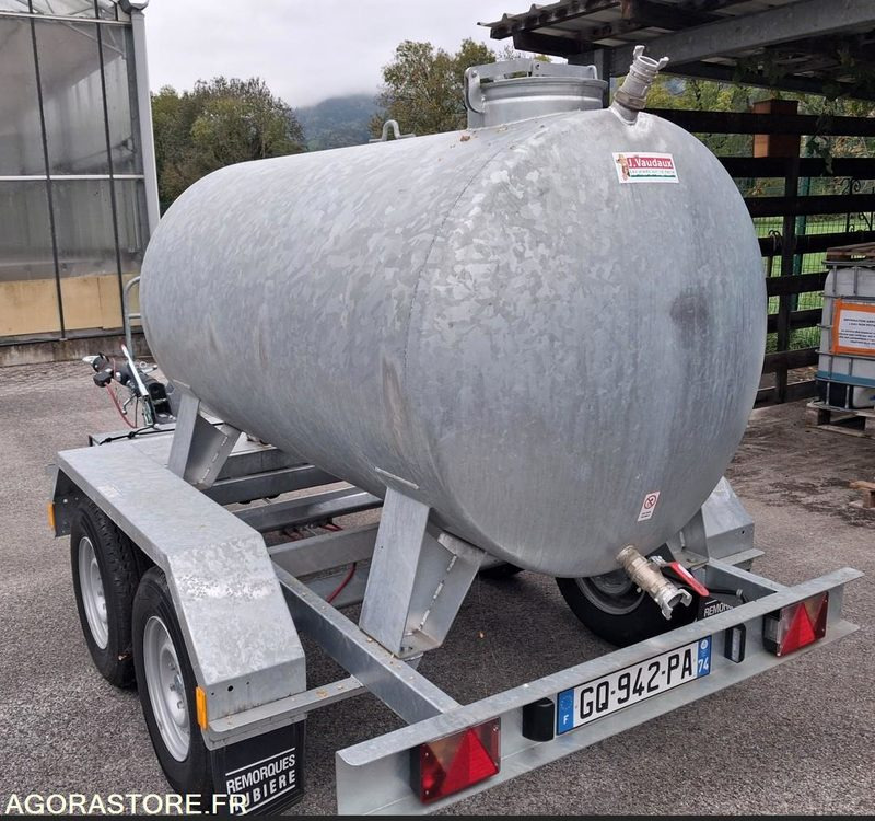 Citerne à eau 2000 litres sur remorque - Gartengerät: das Bild 2 Citerne à eau 2000 litres sur remorque - Gartengerät: das Bild 2
