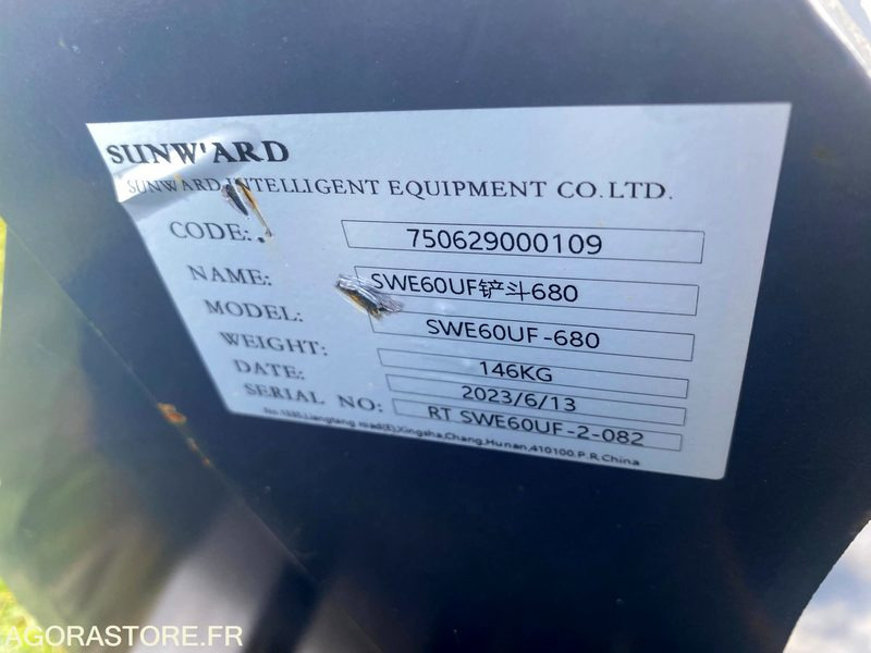 Coupleur hydraulique + 3 godets Neufs pour pelle 6T - Baugeräte: das Bild 5 Coupleur hydraulique + 3 godets Neufs pour pelle 6T - Baugeräte: das Bild 5