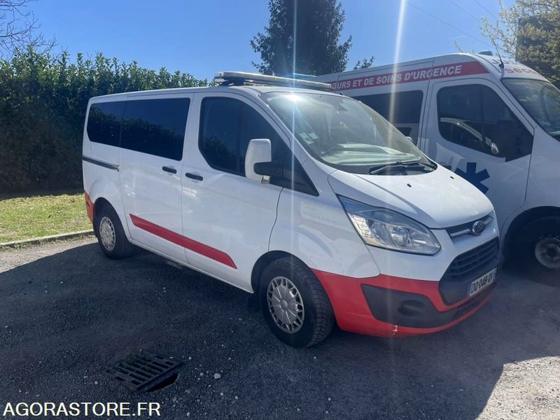 DQ-048-QV - Non Roulant - Pour pièces - FORD CUSTOM - VASP - 361 398 Kms - Krankenwagen: das Bild 2 DQ-048-QV - Non Roulant - Pour pièces - FORD CUSTOM - VASP - 361 398 Kms - Krankenwagen: das Bild 2