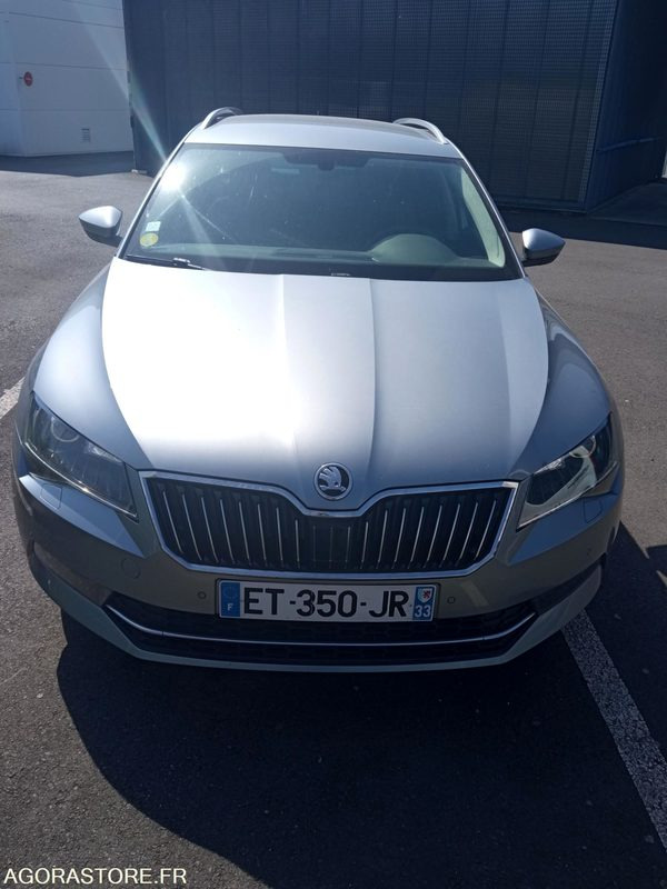 ET-350-JR - Roulant - SKODA OCTAVIA SUPERB - VP - BVA - 199 800 Kms - PKW: das Bild 2 ET-350-JR - Roulant - SKODA OCTAVIA SUPERB - VP - BVA - 199 800 Kms - PKW: das Bild 2