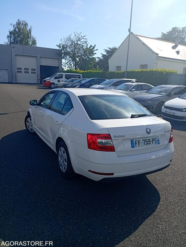 FF-759-PS - Roulant - SKODA OCTAVIA - VP - 394 000 KS - PKW: das Bild 4 FF-759-PS - Roulant - SKODA OCTAVIA - VP - 394 000 KS - PKW: das Bild 4