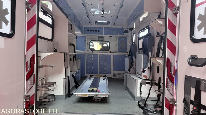 FJ-680-ZF - Non Roulant - PEUGEOT BOXER - SMUR - L3H2 4T - CG KS - 180 000 Kms - Kastenwagen: das Bild 5 FJ-680-ZF - Non Roulant - PEUGEOT BOXER - SMUR - L3H2 4T - CG KS - 180 000 Kms - Kastenwagen: das Bild 5