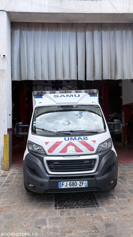 FJ-680-ZF - Non Roulant - PEUGEOT BOXER - SMUR - L3H2 4T - CG KS - 180 000 Kms - Kastenwagen: das Bild 2 FJ-680-ZF - Non Roulant - PEUGEOT BOXER - SMUR - L3H2 4T - CG KS - 180 000 Kms - Kastenwagen: das Bild 2