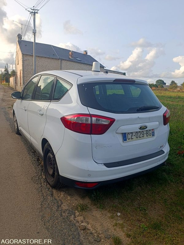 FORD CMAX 1.6 TDCI - 2013 - 105865KM - NON ROULANT - MOTEUR A REMPLACER - Schrägheck: das Bild 3 FORD CMAX 1.6 TDCI - 2013 - 105865KM - NON ROULANT - MOTEUR A REMPLACER - Schrägheck: das Bild 3