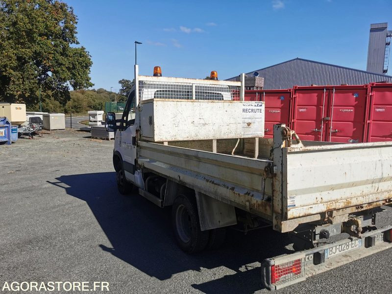 FOURGON BENNE - IVECO - DAILY 35C13 - 2011 / 264350 KM - BJ028EC - Kipper Transporter: das Bild 4 FOURGON BENNE - IVECO - DAILY 35C13 - 2011 / 264350 KM - BJ028EC - Kipper Transporter: das Bild 4