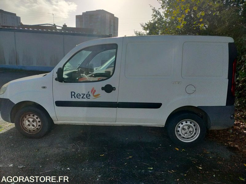 Fiat Doblo Essence et GNV - Kleintransporter: das Bild 4 Fiat Doblo Essence et GNV - Kleintransporter: das Bild 4