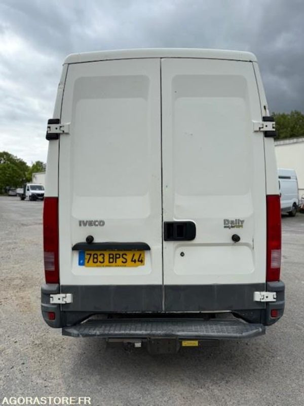 IVECO DAILY - 2003 - 173808KMS - Kastenwagen: das Bild 4 IVECO DAILY - 2003 - 173808KMS - Kastenwagen: das Bild 4
