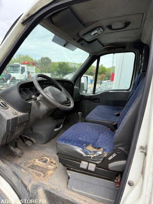 IVECO DAILY - 2003 - 173808KMS - Kastenwagen: das Bild 2 IVECO DAILY - 2003 - 173808KMS - Kastenwagen: das Bild 2