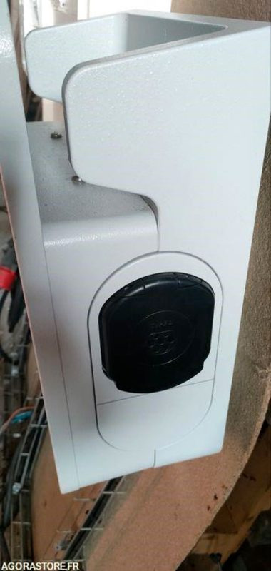 Borne de recharge HAGER XEV 101 - Kommunal-/ Sonderfahrzeug: das Bild 2 Borne de recharge HAGER XEV 101 - Kommunal-/ Sonderfahrzeug: das Bild 2