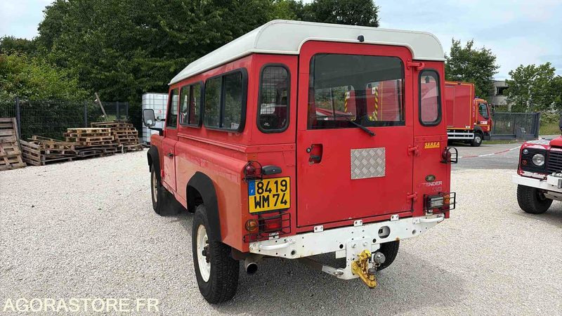 LAND ROVER DÉFENDER 110 - 67 933 Kms - 1999 - 8419 WM 74 - SUV/ Geländewagen: das Bild 2 LAND ROVER DÉFENDER 110 - 67 933 Kms - 1999 - 8419 WM 74 - SUV/ Geländewagen: das Bild 2