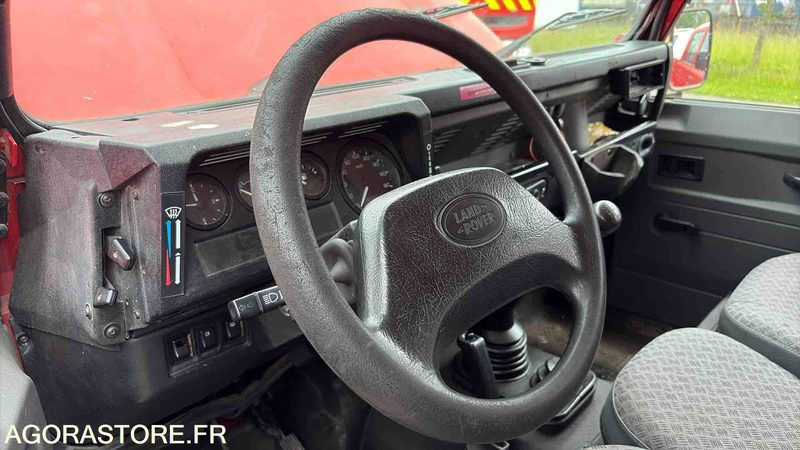 LAND ROVER DÉFENDER 110 - 67 933 Kms - 1999 - 8419 WM 74 - SUV/ Geländewagen: das Bild 5 LAND ROVER DÉFENDER 110 - 67 933 Kms - 1999 - 8419 WM 74 - SUV/ Geländewagen: das Bild 5