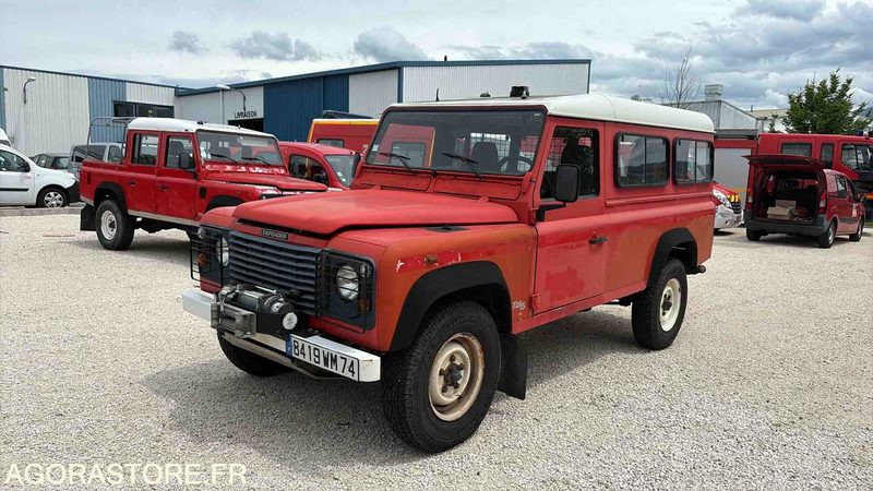 LAND ROVER DÉFENDER 110 - 67 933 Kms - 1999 - 8419 WM 74 - SUV/ Geländewagen: das Bild 1 LAND ROVER DÉFENDER 110 - 67 933 Kms - 1999 - 8419 WM 74 - SUV/ Geländewagen: das Bild 1