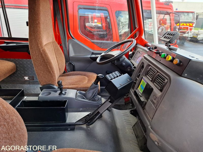 CAMION CITERNE FEUX FORET - RENAULT MIDLUM 220/12 - CM 806 JA - LKW: das Bild 5 CAMION CITERNE FEUX FORET - RENAULT MIDLUM 220/12 - CM 806 JA - LKW: das Bild 5