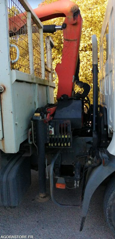 Camion benne avec grue - Renault Midlum 2001 293846kms - LKW: das Bild 5 Camion benne avec grue - Renault Midlum 2001 293846kms - LKW: das Bild 5