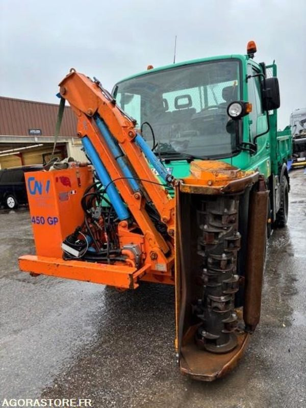 MERCEDES UNIMOG U300C VERSION COMMUNALE 2003 38210 KM + EPAREUSE CMV 450GP - LKW: das Bild 2 MERCEDES UNIMOG U300C VERSION COMMUNALE 2003 38210 KM + EPAREUSE CMV 450GP - LKW: das Bild 2