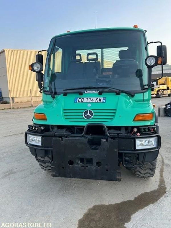 MERCEDES UNIMOG U300C VERSION COMMUNALE 2003 38210 KM + EPAREUSE CMV 450GP - LKW: das Bild 5 MERCEDES UNIMOG U300C VERSION COMMUNALE 2003 38210 KM + EPAREUSE CMV 450GP - LKW: das Bild 5