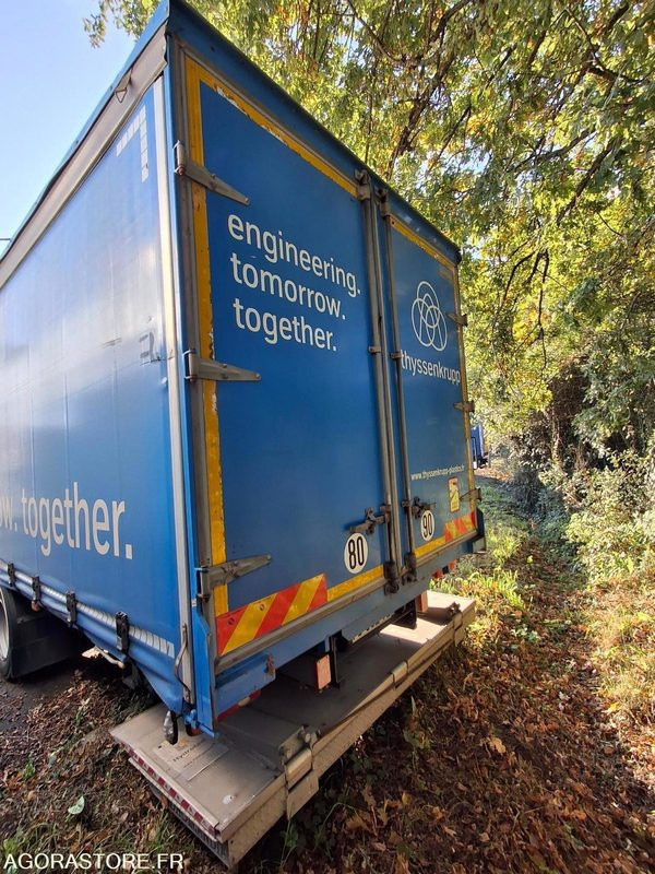 RENAULT - D12 MED 250 DTI8 BACHE - 2019 / 410293 KM (2637) - LKW: das Bild 4 RENAULT - D12 MED 250 DTI8 BACHE - 2019 / 410293 KM (2637) - LKW: das Bild 4