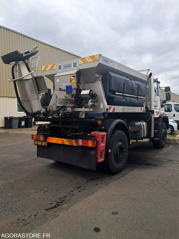Unimog U500 Mercedes 3121 - LKW: das Bild 3 Unimog U500 Mercedes 3121 - LKW: das Bild 3