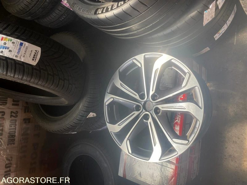 LOT DE 56 JANTES ALUMINIUM ORIGINE RENAULT ESPACE V EN 20 POUCES BI-TON - Werkzeug/ Gerät: das Bild 1 LOT DE 56 JANTES ALUMINIUM ORIGINE RENAULT ESPACE V EN 20 POUCES BI-TON - Werkzeug/ Gerät: das Bild 1