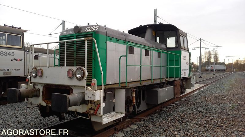 Lot de 2 locotracteurs Y8000 / Moyse, Fauvet Girel - Baugeräte: das Bild 1 Lot de 2 locotracteurs Y8000 / Moyse, Fauvet Girel - Baugeräte: das Bild 1
