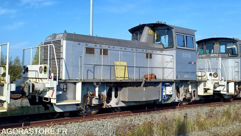 Lot de 5 Locotracteurs Y8000 RVI2 / Moyse, Fauvet Girel - Baugeräte: das Bild 1 Lot de 5 Locotracteurs Y8000 RVI2 / Moyse, Fauvet Girel - Baugeräte: das Bild 1