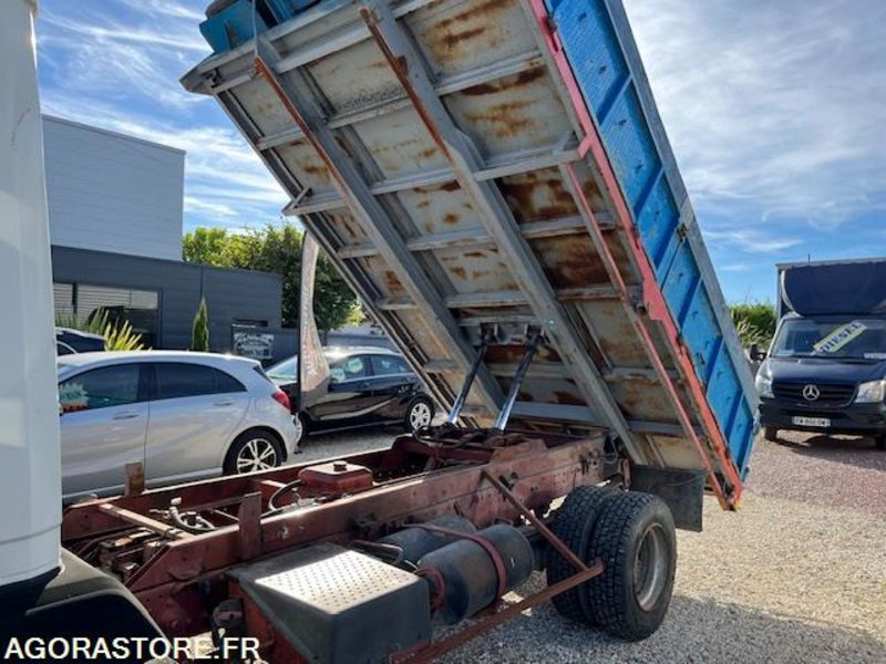 MERCEDES 809 D BENNE 7T5 - 1990 - 186 490km NOMBREUX TRAVAUX EFFECTUES/FACTURES - Kipper Transporter: das Bild 5 MERCEDES 809 D BENNE 7T5 - 1990 - 186 490km NOMBREUX TRAVAUX EFFECTUES/FACTURES - Kipper Transporter: das Bild 5