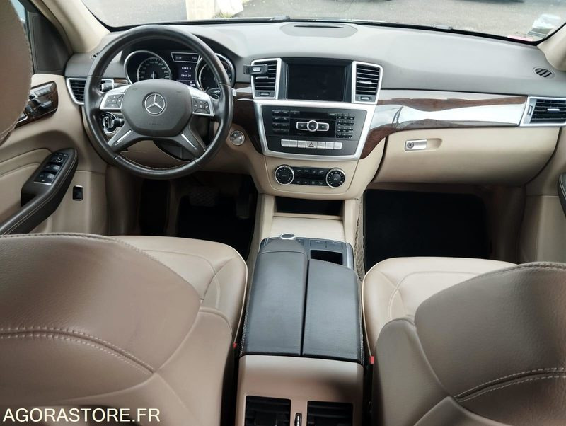 MERCEDES CLASSE ML 350 3.0 CDI BLUETEC V6 TURBO 4-MATIC - SUV/ Geländewagen: das Bild 5 MERCEDES CLASSE ML 350 3.0 CDI BLUETEC V6 TURBO 4-MATIC - SUV/ Geländewagen: das Bild 5