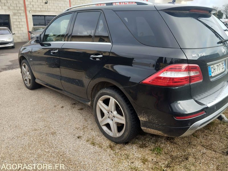 MERCEDES CLASSE ML 350 3.0 CDI BLUETEC V6 TURBO 4-MATIC - SUV/ Geländewagen: das Bild 4 MERCEDES CLASSE ML 350 3.0 CDI BLUETEC V6 TURBO 4-MATIC - SUV/ Geländewagen: das Bild 4