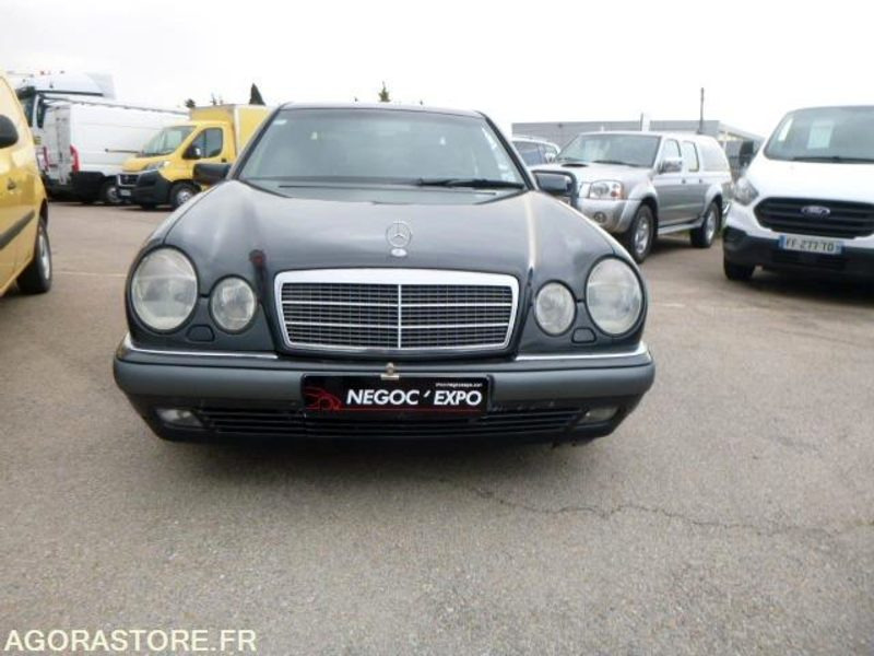 MERCEDES classe E 420 v8 W210 - 1996 - immatriculation espagnole - PKW: das Bild 3 MERCEDES classe E 420 v8 W210 - 1996 - immatriculation espagnole - PKW: das Bild 3