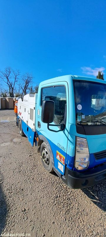 MINI COMBINE BAROCLEAN/RENAULT 2009 AB415YQ (VENTE UNIQUEMENT EXPORT) - Saug-/ Spülfahrzeug: das Bild 2 MINI COMBINE BAROCLEAN/RENAULT 2009 AB415YQ (VENTE UNIQUEMENT EXPORT) - Saug-/ Spülfahrzeug: das Bild 2