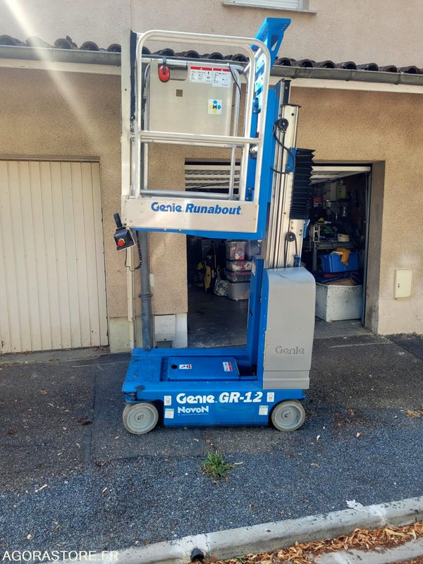 NACELLE GENIE GR12 NOVON 14 HEURES D'UTILISATION + REMORQUE 2 TONES ROUE DOLBY - Werkzeug/ Gerät: das Bild 2 NACELLE GENIE GR12 NOVON 14 HEURES D'UTILISATION + REMORQUE 2 TONES ROUE DOLBY - Werkzeug/ Gerät: das Bild 2