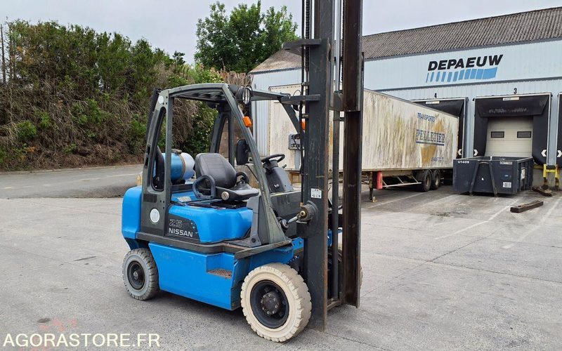 Nissan 2682 heures Triplex UD02A25PQ - 3F550 - Gabelstapler: das Bild 3 Nissan 2682 heures Triplex UD02A25PQ - 3F550 - Gabelstapler: das Bild 3